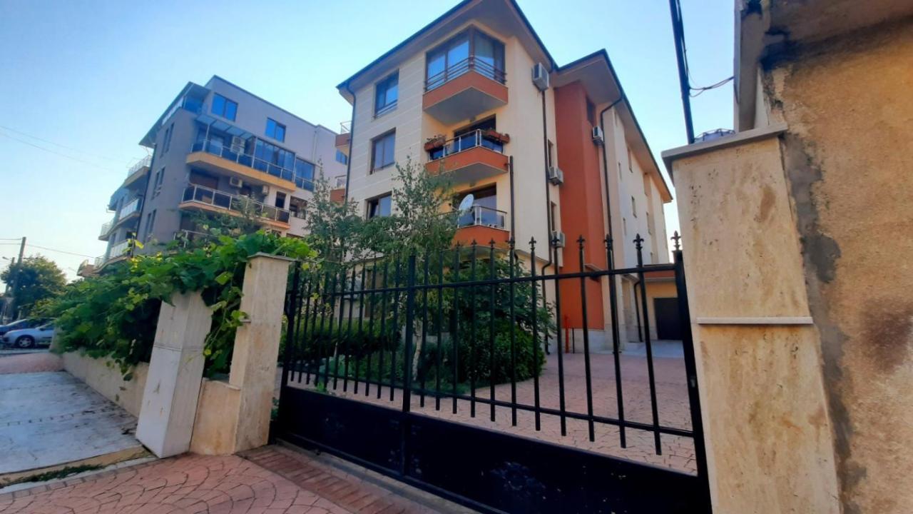 На Море В Сарафово Burgas Extérieur photo